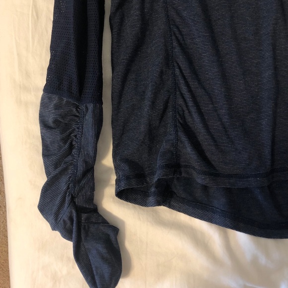 Athletic long sleeve top - Picture 3 of 3